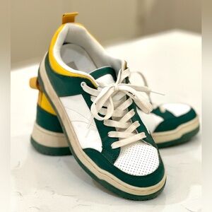 Steve Madden women’s Green and Yellow Sneakers- 8